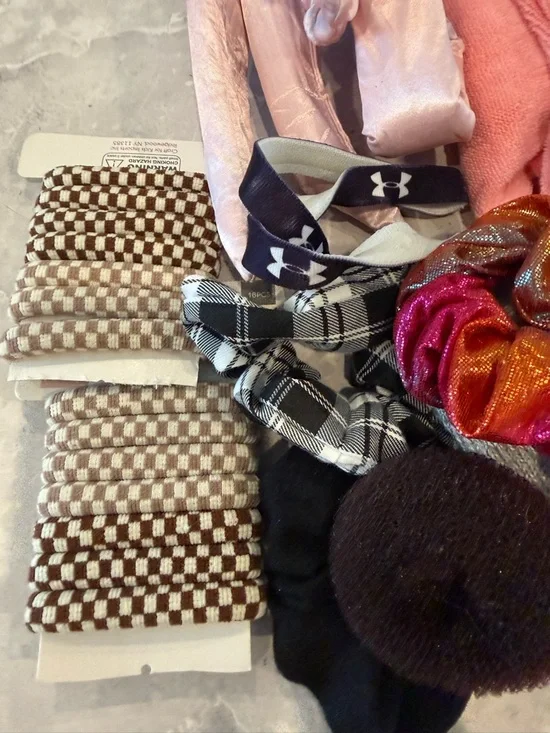 Hair Accessories Set - Picture 2 of 5